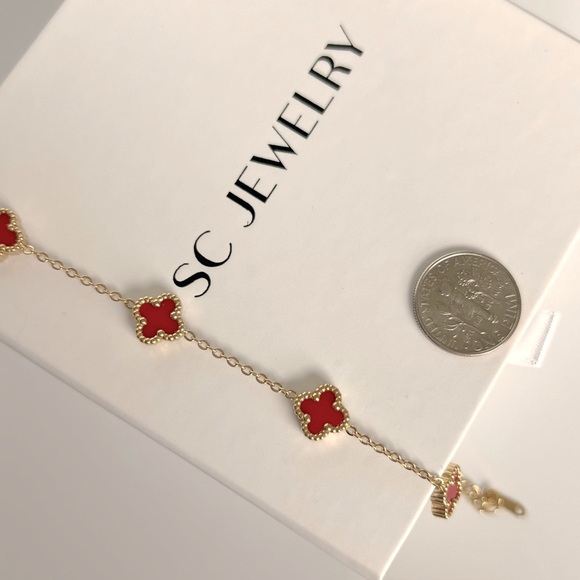 Red Petite Clover Bracelet Double Sided - Picture 2 of 11